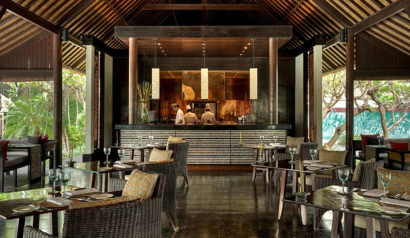 The Club Lounge 1_2433
